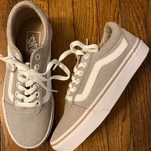 Vans Canvas Sneakers in Taupe